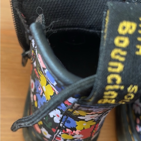 Like new kids floral Doc Martens - Picture 4 of 5